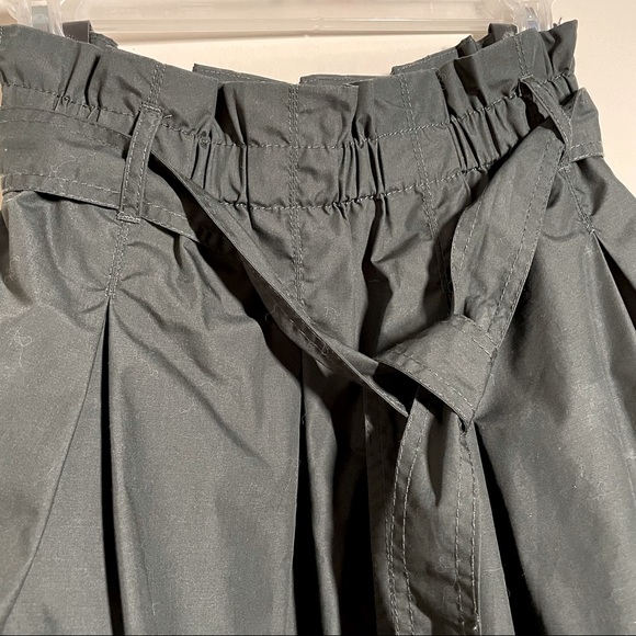 Green midi skirt - Picture 2 of 3